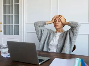 برای درمان استرس به چه دکتری مراجعه کنیم؟